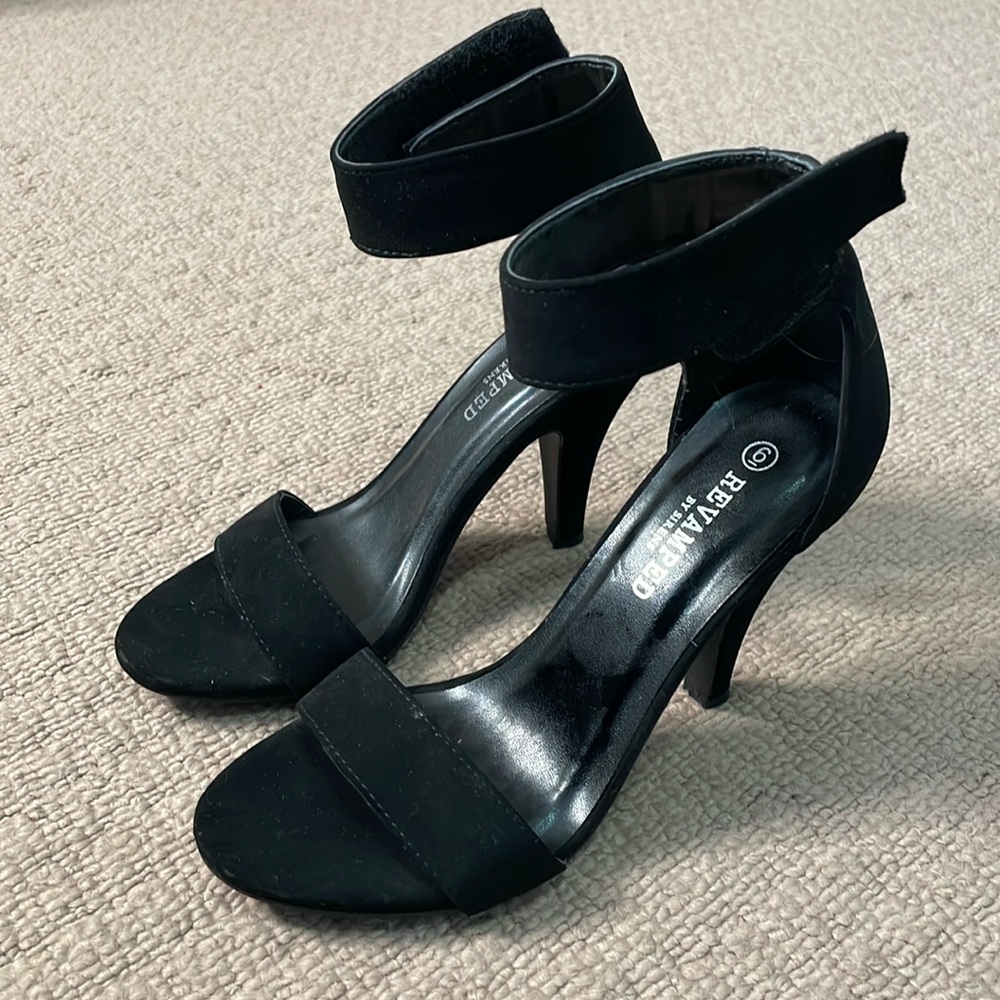 Sirens black heels